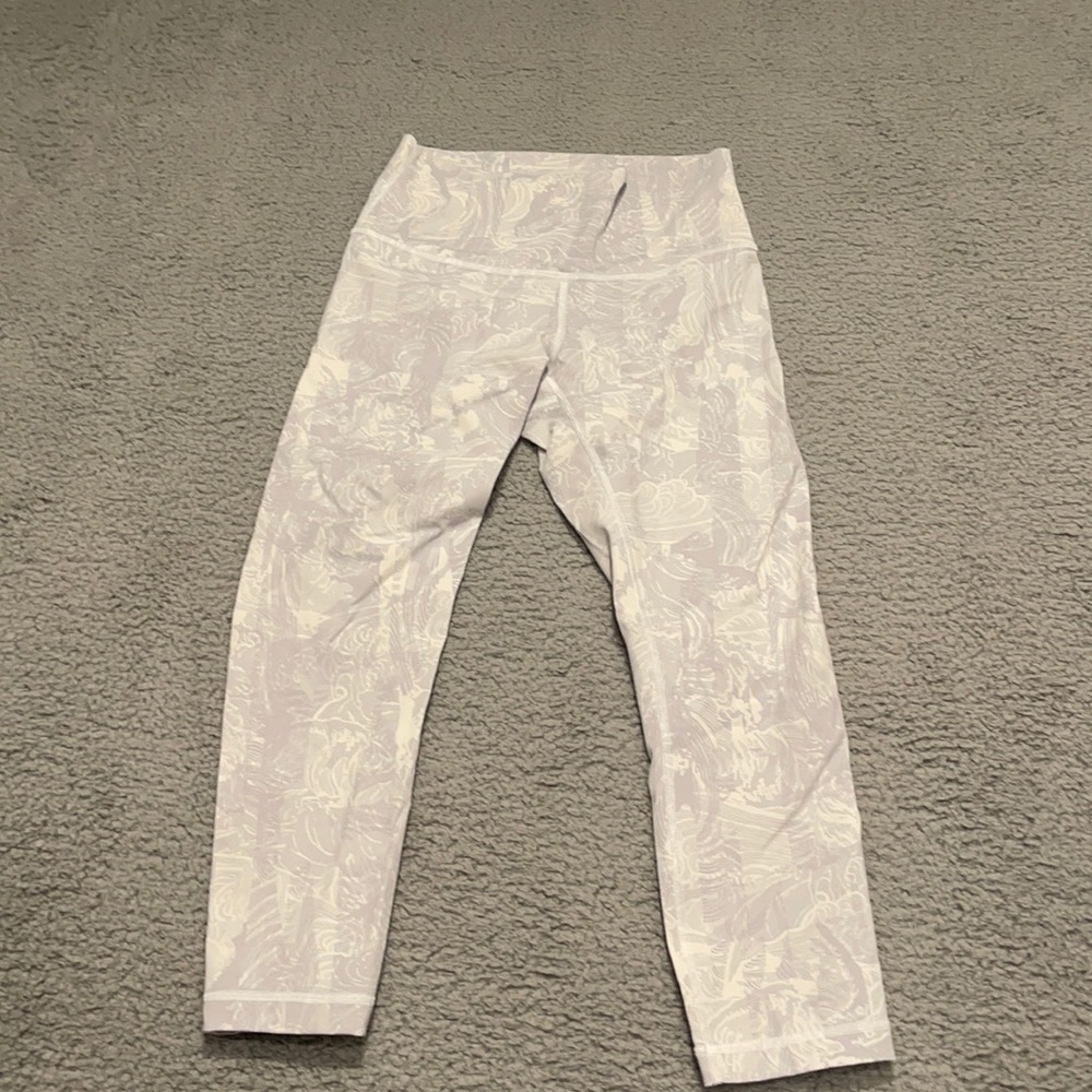 Lululemon wunder under crop legging size 6